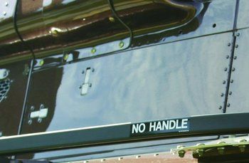 Bell OH-58, Transmission Cowling Door